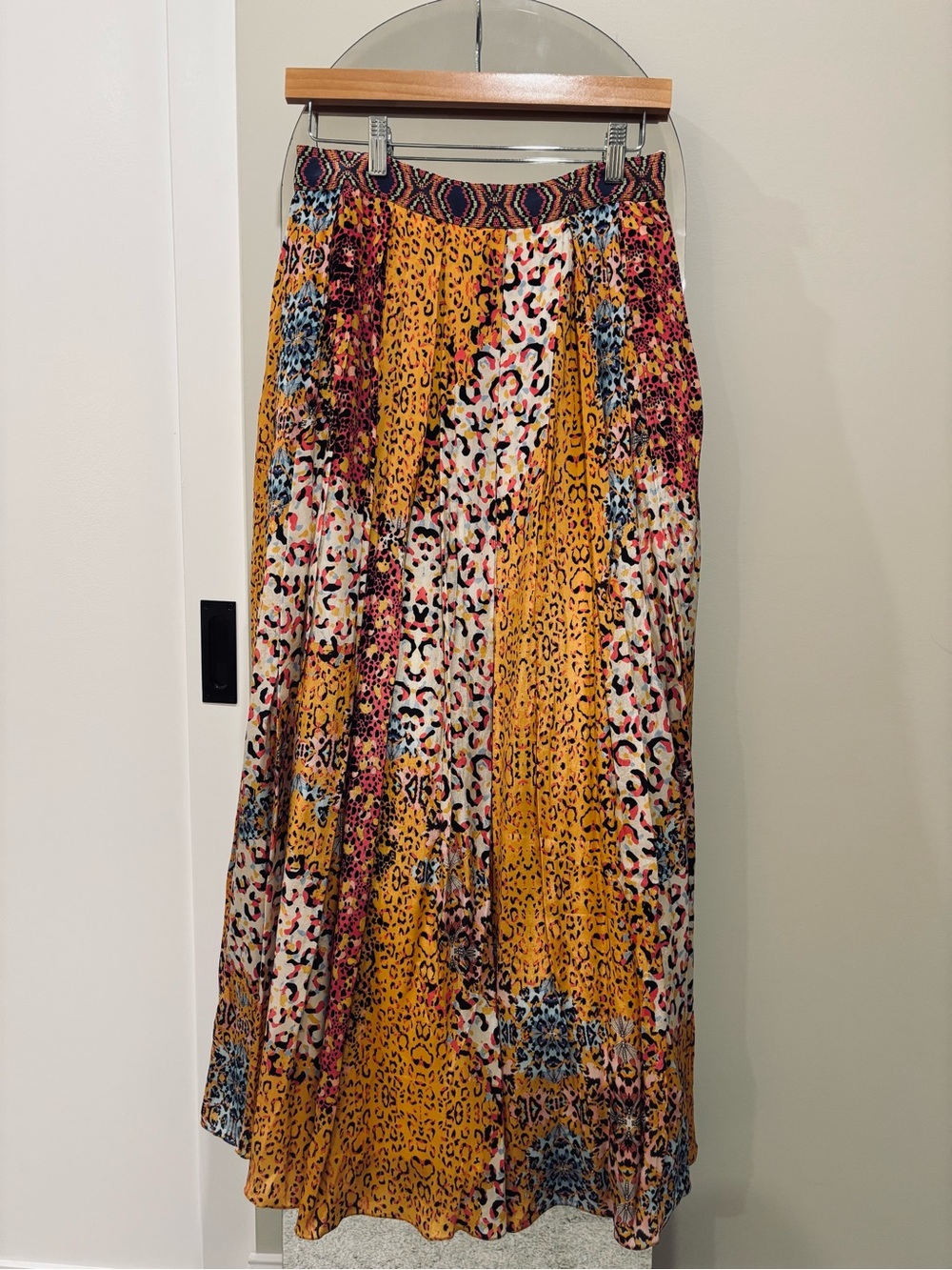Bhanuni by Jyoti for Anthropologie! NWT Size 4. It’s truly gorgeous!!